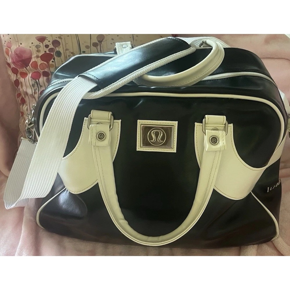 Lululemon Vintage Gym Weekend Bag Bowler Style Black White Floral Lining *Rare - Picture 3 of 16